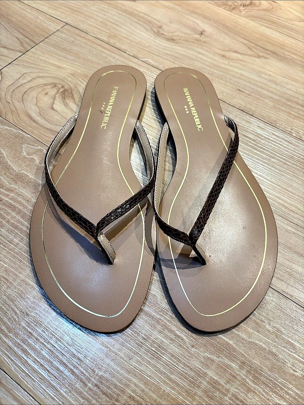 Banana Republic Animal Print Flip Flop Sandals in Brown